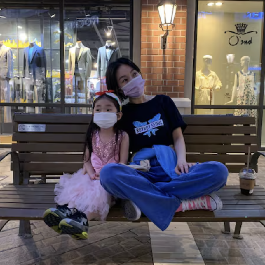 가수 자두 가족 조카들과 함께한 모습