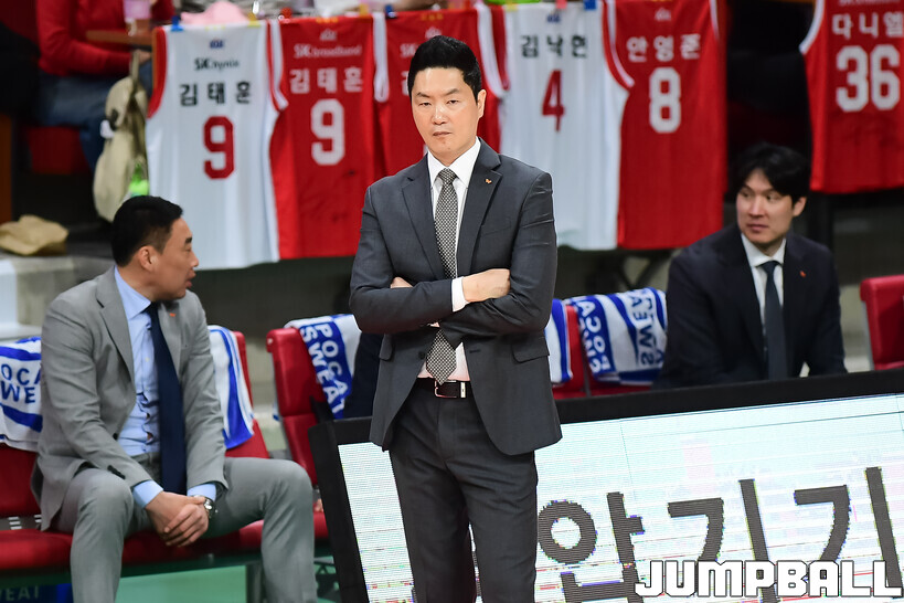 전희철 감독 '고의 패배 의혹' 제재금 징계... 프로농구 뒤흔든 SK 불성실 경기 논란 총정리