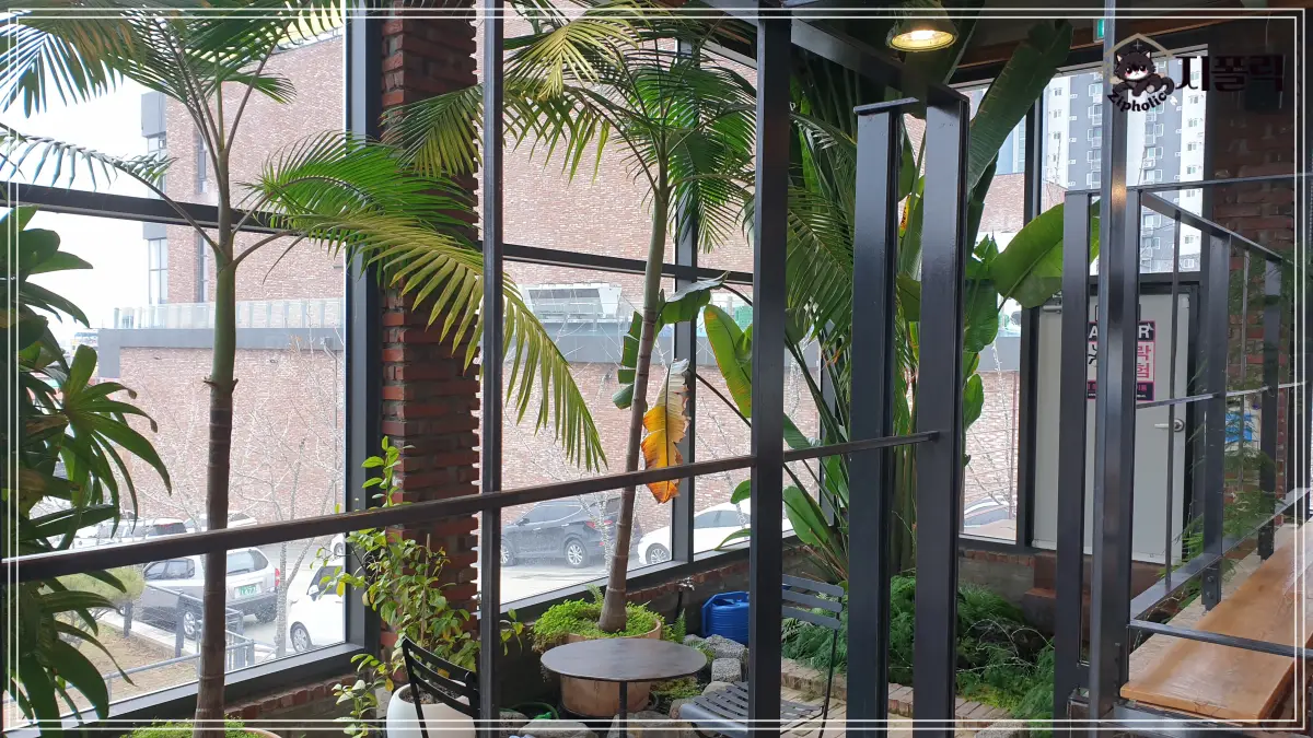 오창-브리키-내부매장사진-식물