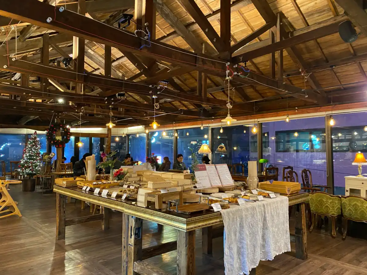 군산과자조합-내부-판매대