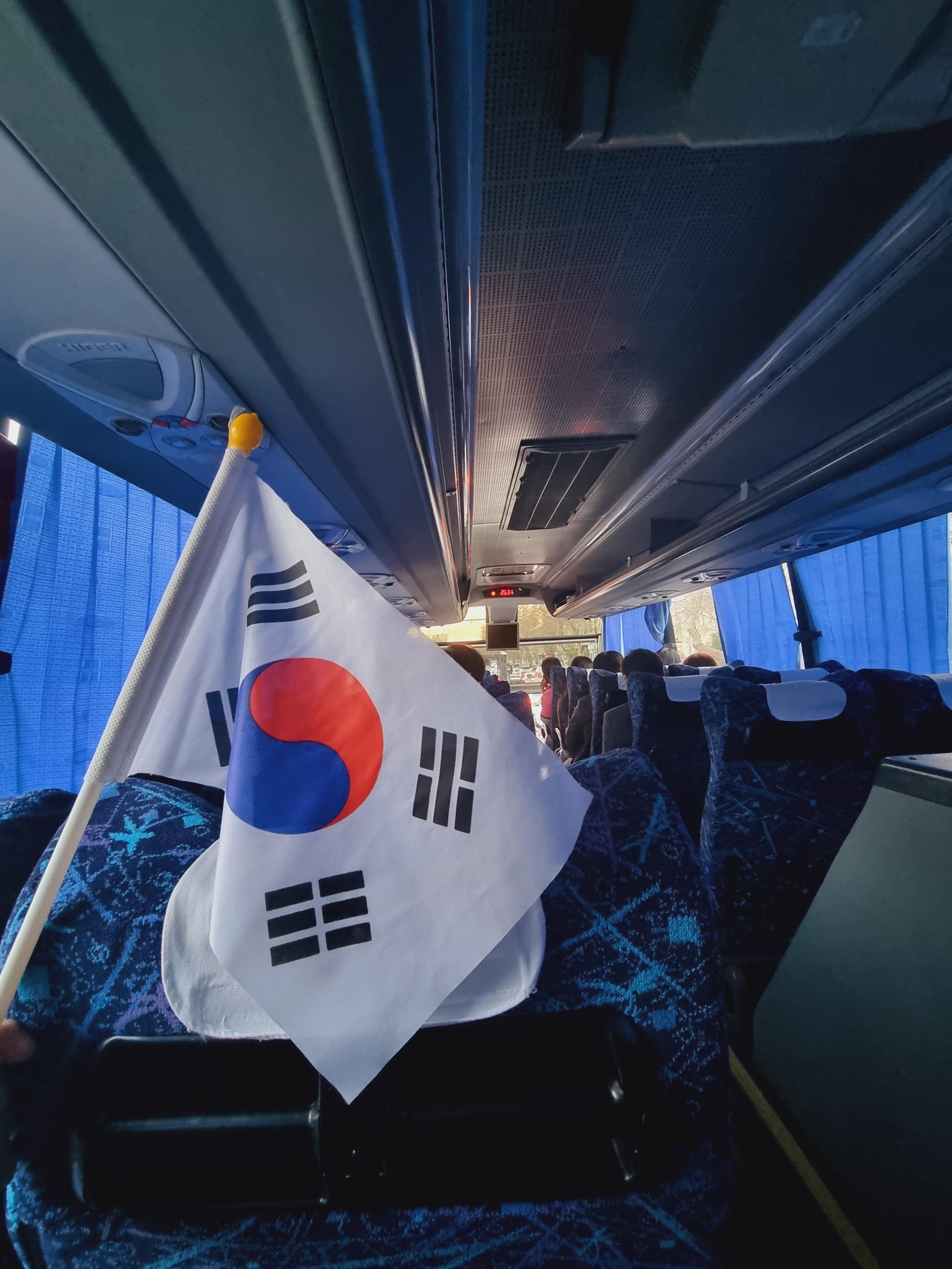 전용 버스 안