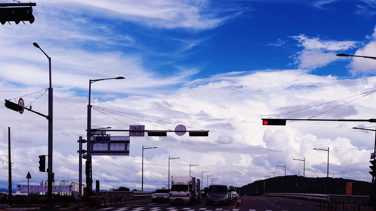 비 그친 날의 하늘.