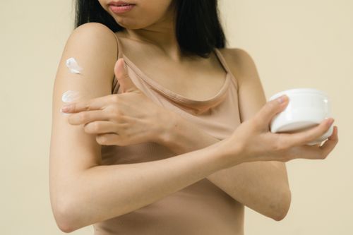 가을철 정전기 피부 가려움 줄이는 방법&amp;#44; 보습만으로 안 된다면 꼭 확인하세요