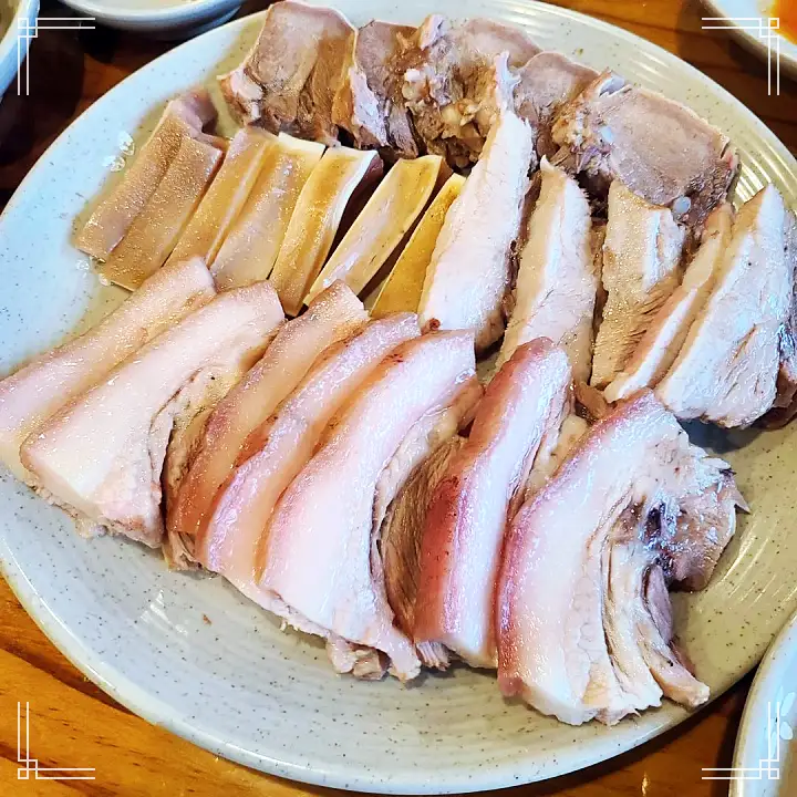 나혼자산다 나혼산 전현무 순대국 모듬순대 시래기 토종 순댓국 대상 수상 축하 다음날 숙취 해장 팜유 이장우 랜선 미식회 맛있는 순대국밥 가게 양평 맛집 가격 위치 어디
