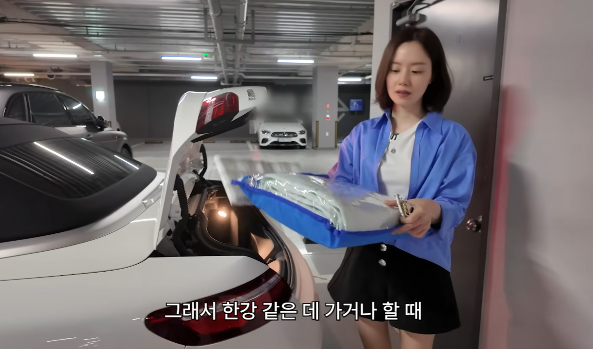 문채원의 벤츠 E220d / 사진=문채원 Moon chaewon 유튜브
