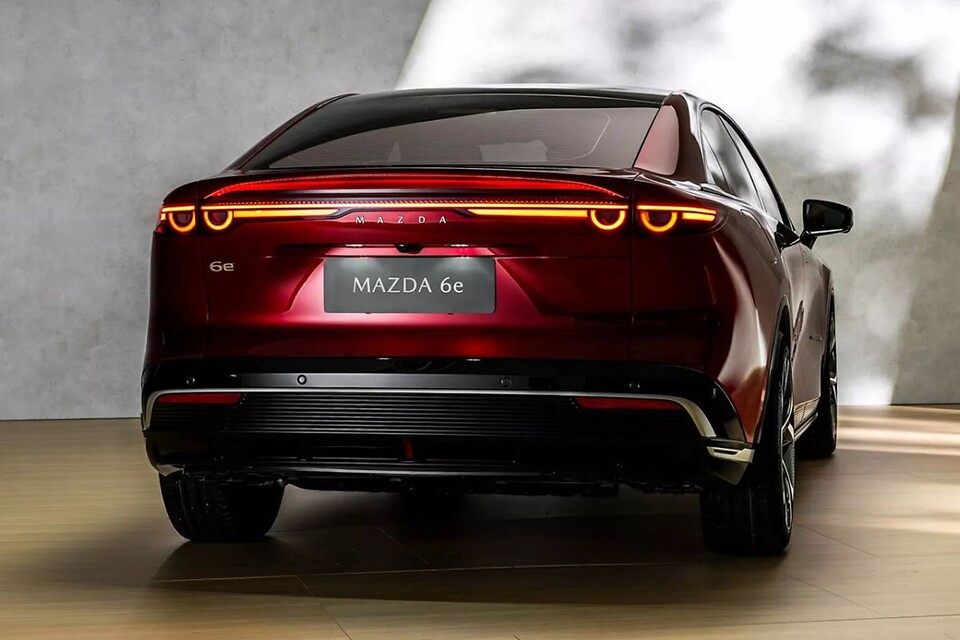마쯔다 중형 전기세단 마쯔다 6e