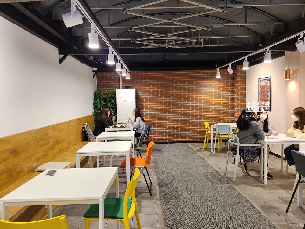 홍대 디저트 맛집, 꽈페 꽈배기 종류 가격 후기 - 내 사랑 디저트 가게