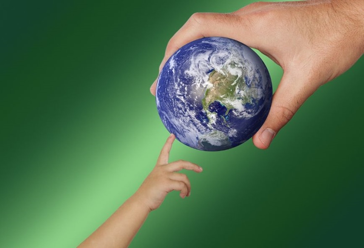 손으로-잡고-있는-지구