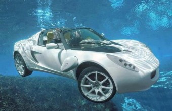 물속에-가라앉는-스포츠카