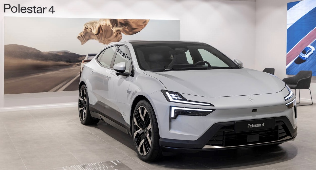 폴스타 4 듀얼 모터 사진