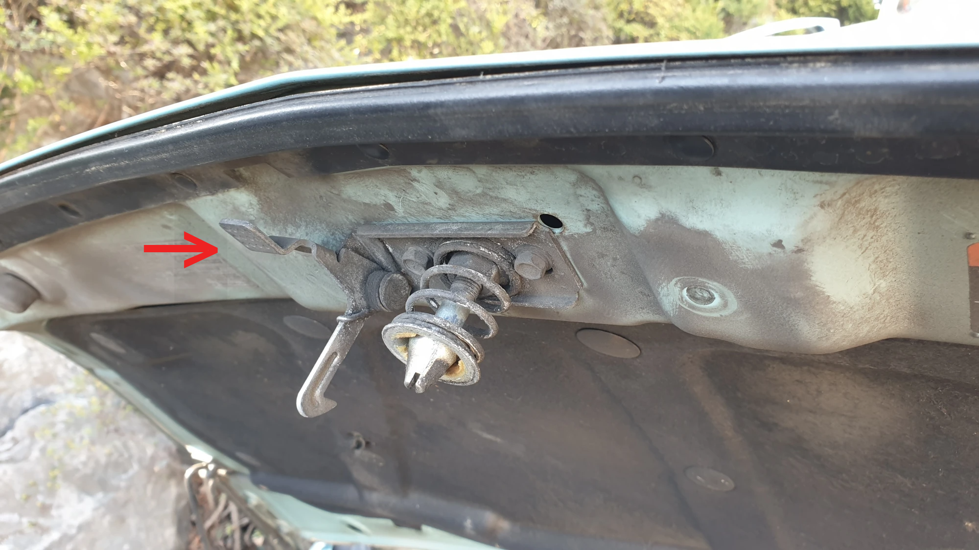 보닛 열림 레버