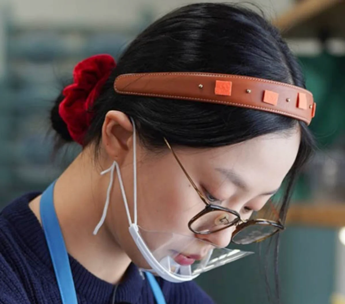 고민시 셀린느 머리띠 갈색