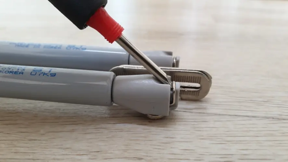 쇼바 고정 장치 분리