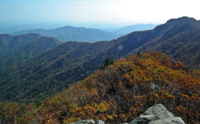 2025 경기도 단풍 명산 BEST ❘ 북한산&middot;남한산성&middot;광교산 등 추천 코스