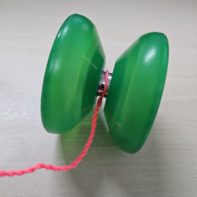 풀어준-줄의-고리를-요요에-걸어주기