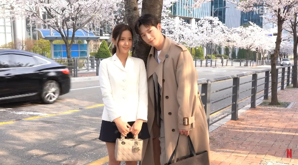 지수 서강준 열애설