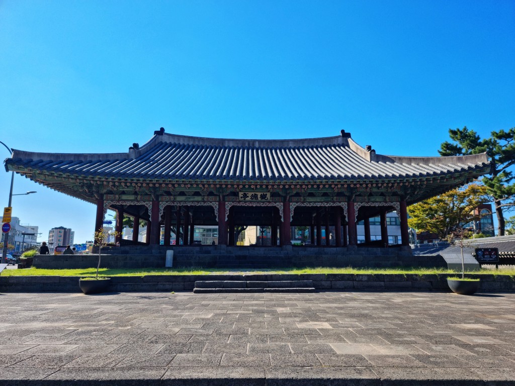 제주 겨울 여행 명소 추천, 밤에 걷기 좋은 야경&middot;해안&middot;역사 BEST