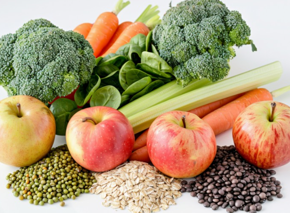 샐러드나 과일을 섭취