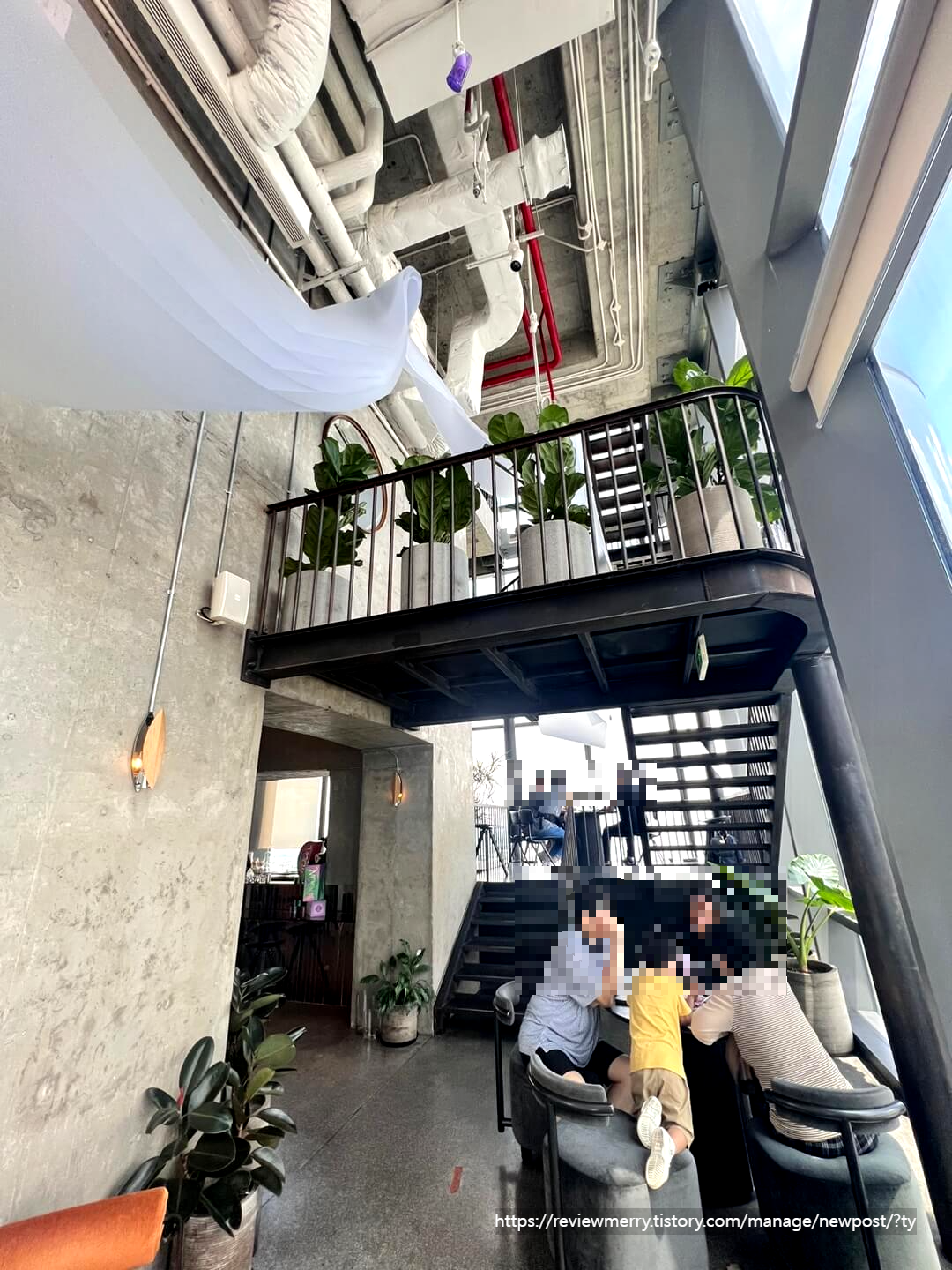 카페 내부 사진