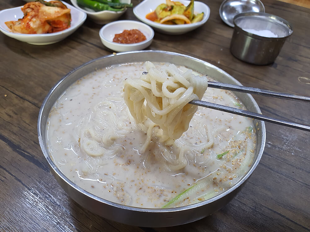 엄마네 감자탕 콩국수