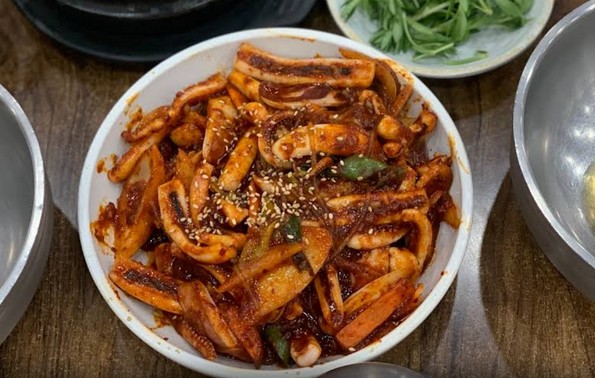 전주청국장집 오징어볶음