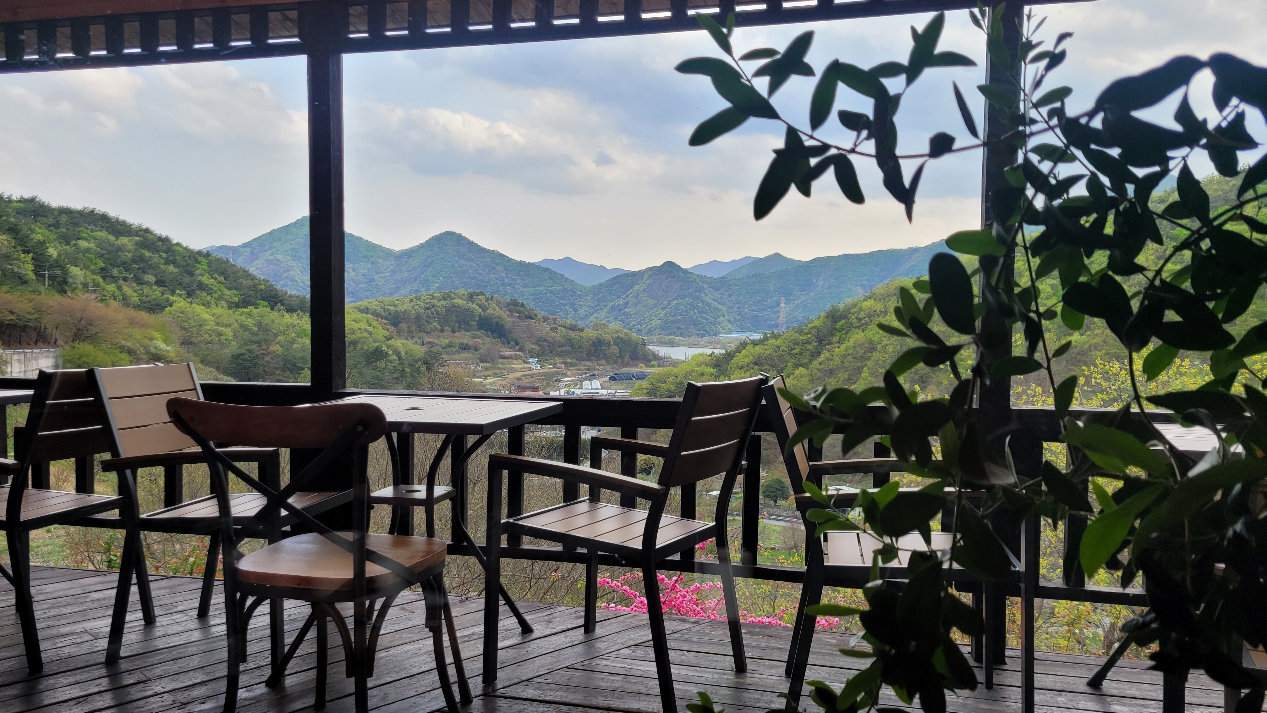 가마등 카페 테라스에서 본 풍경