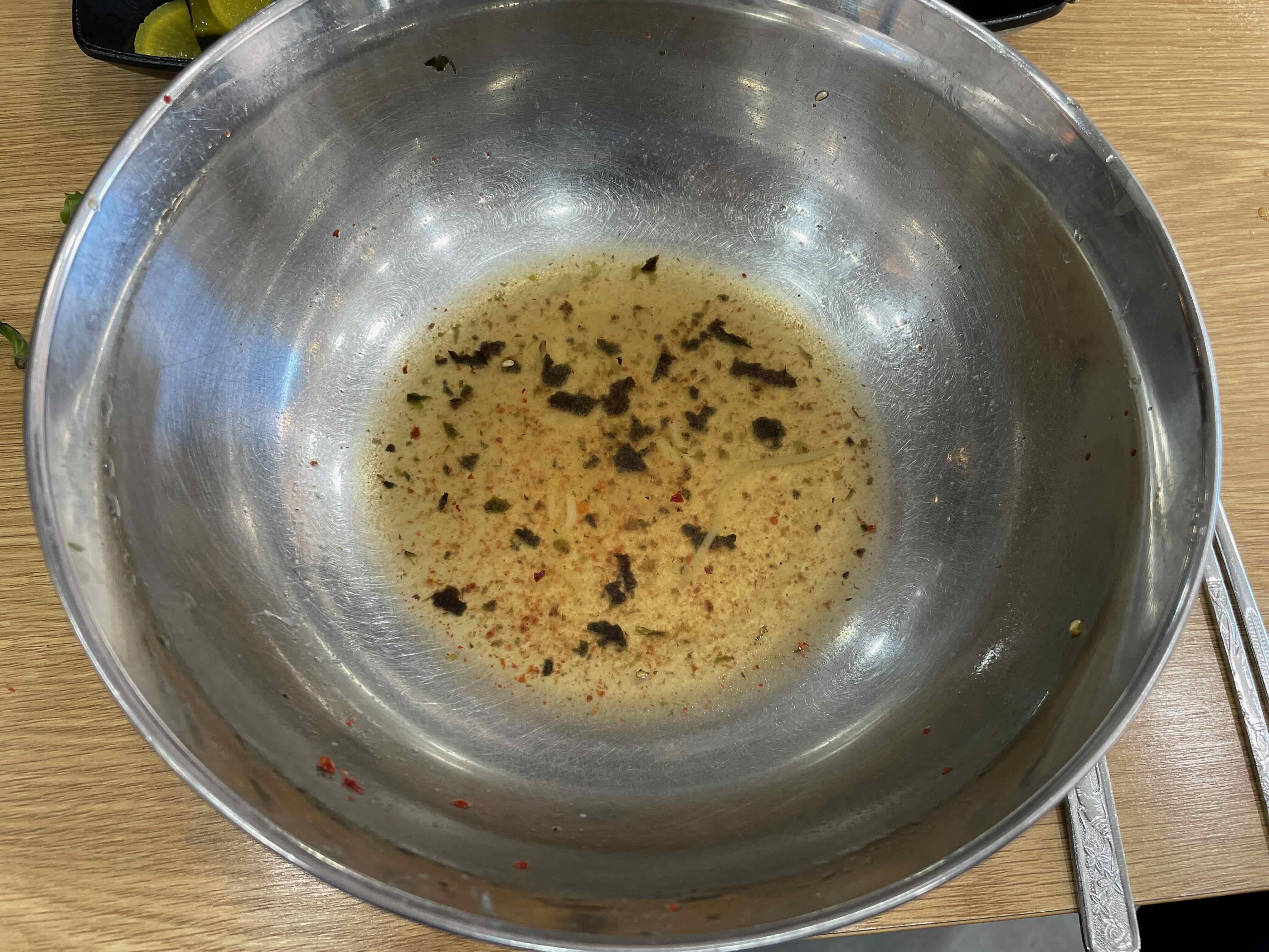 깨끗이 다 먹은 모습 빈그릇