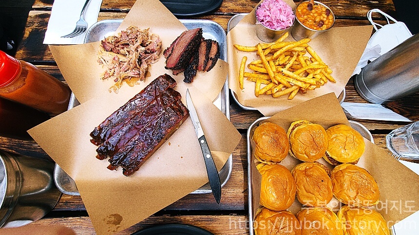 라이너스-바베큐-스페어-립-플래터