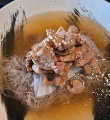 흑돼지물냉면