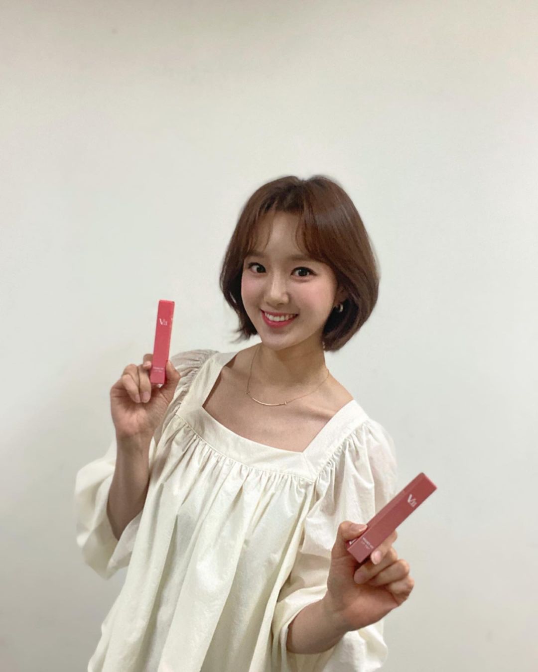 틴트 광고 찍는 김수민 아나운서