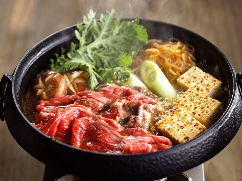 일본을 대표하는 전골요리 스키야키의 역사와 맛의 비밀
