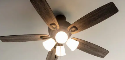 원목 실링팬 사이에 조명