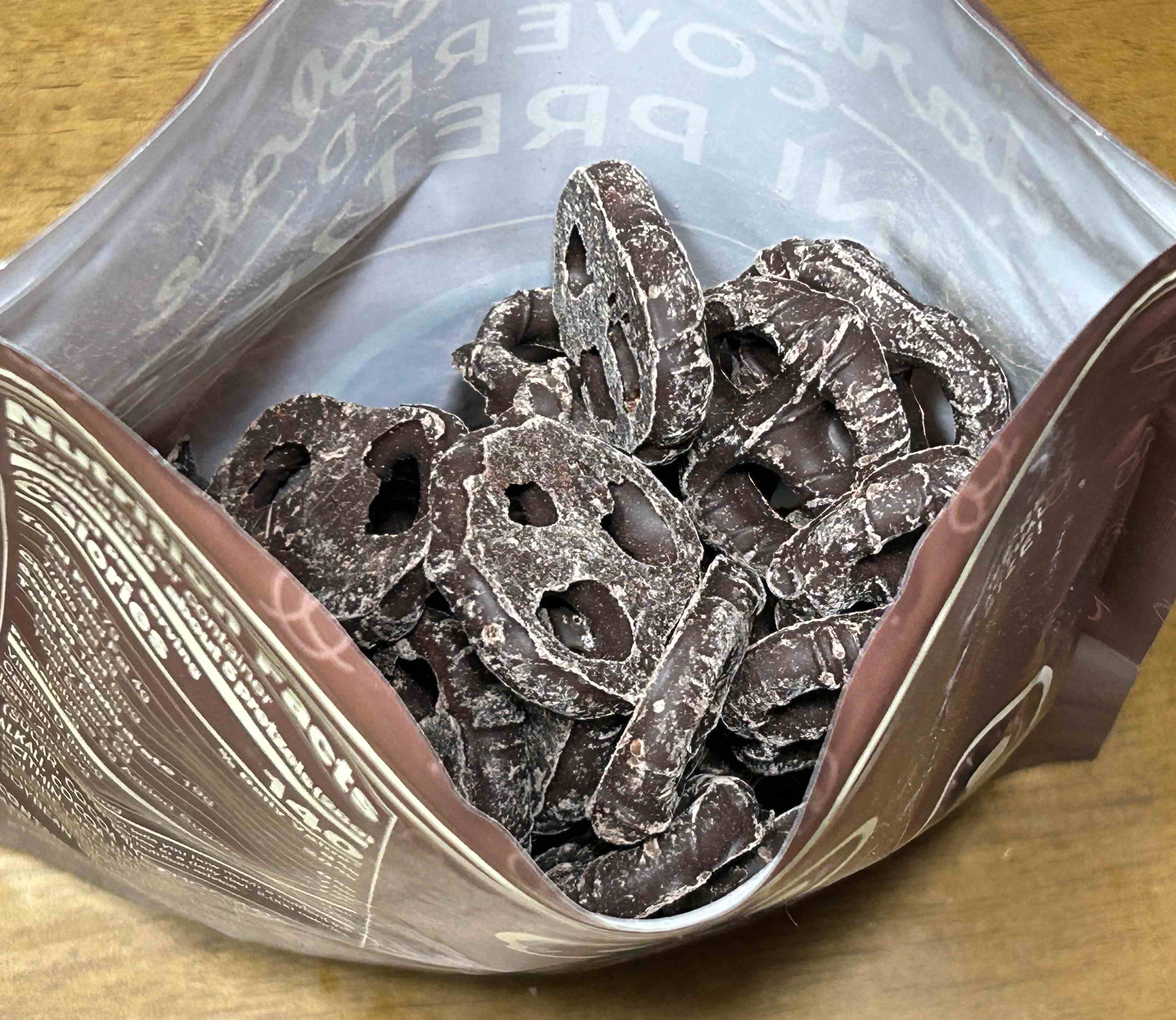 트레이더조 다크초코 프레첼 내용물