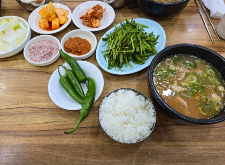 할매돼지국밥집