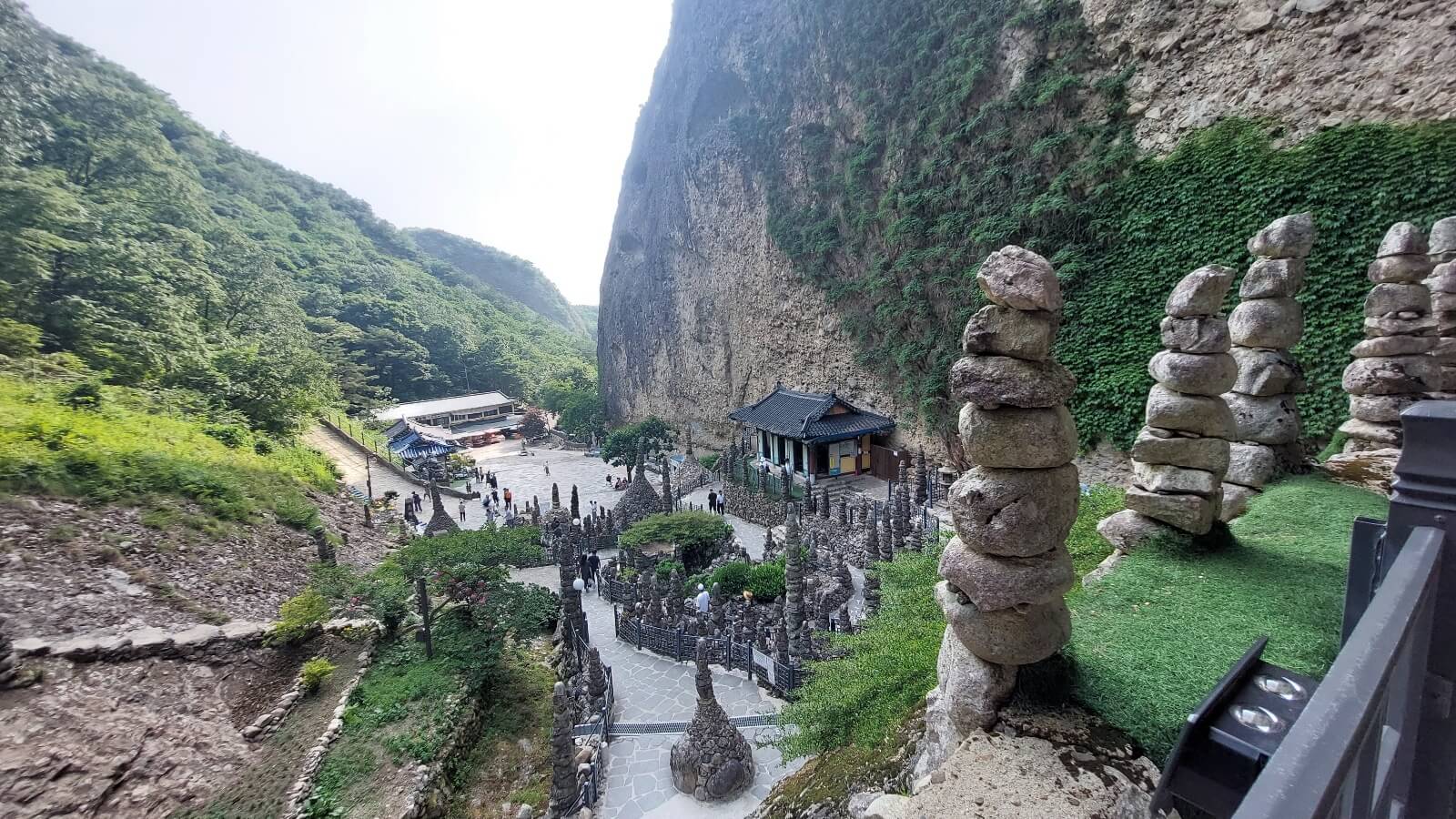 대웅전에서 내려다 보이는 모습