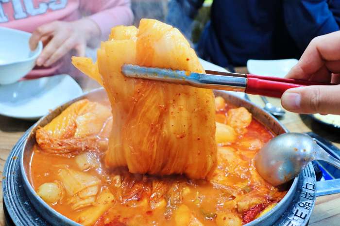 생방송투데이 강원 원주 묵은지 닭볶음탕 맛집