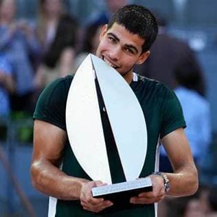 🎾 알카라스 vs 페더러: 시대별 1위 기술 비교