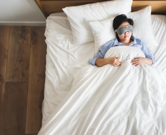 숙면 취하는 여자