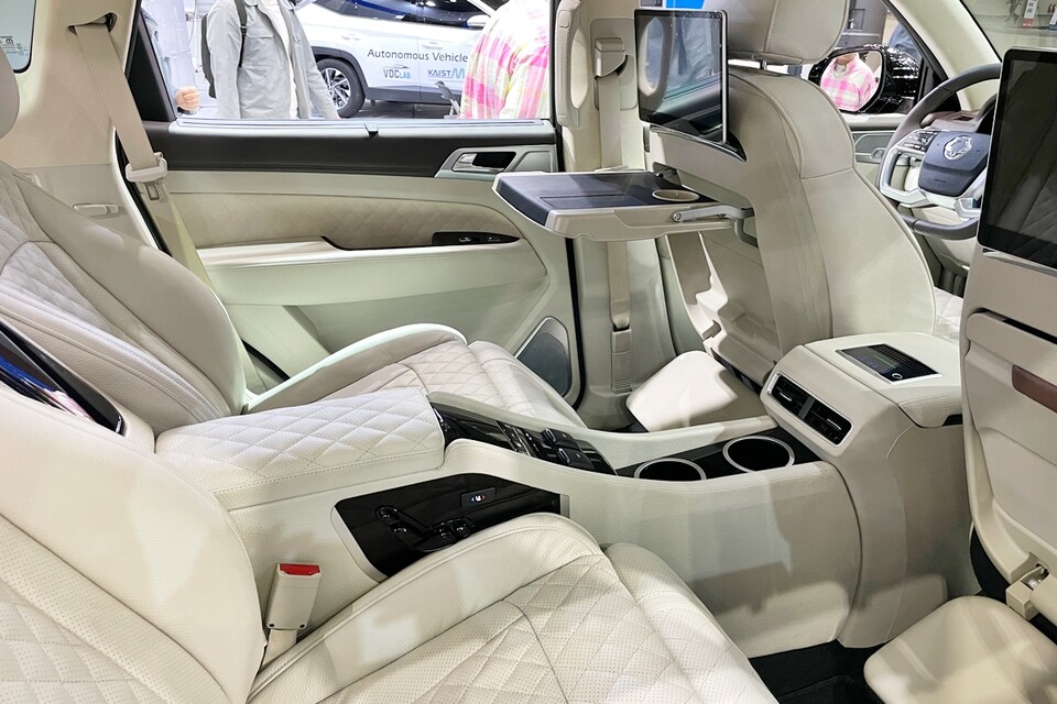 KGM 렉스턴 써밋 출시 가격 성능 옵션 디자인 공개