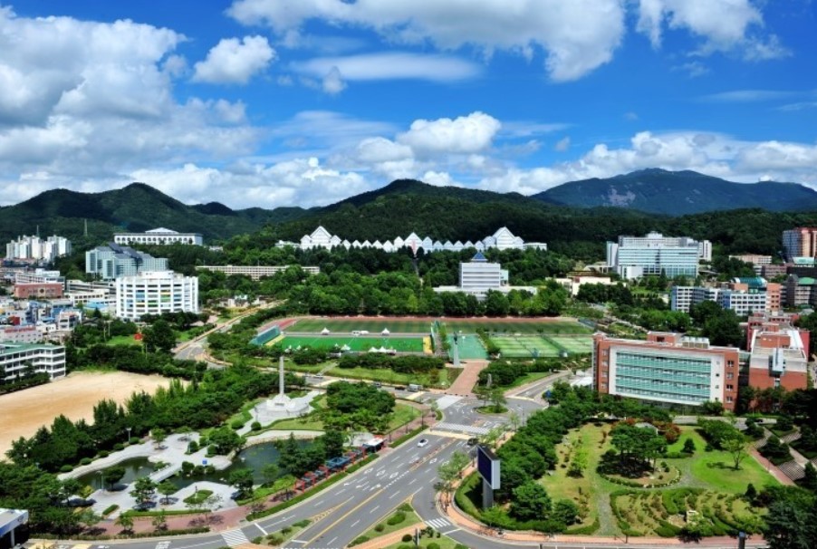 대학 학자금 신청 플랫폼별 장단점 관련 사진 자료