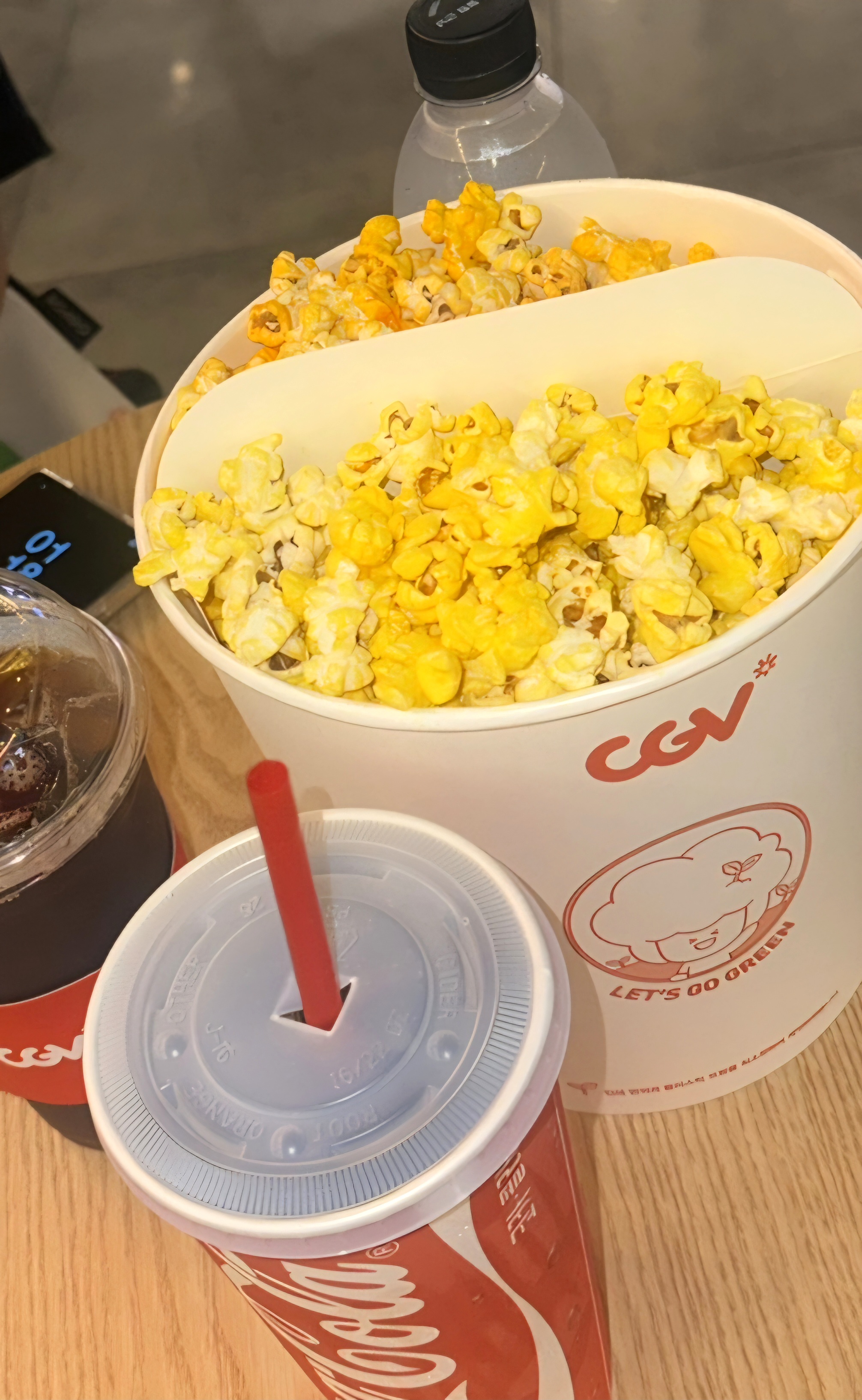 팝콘도-구입했어요.