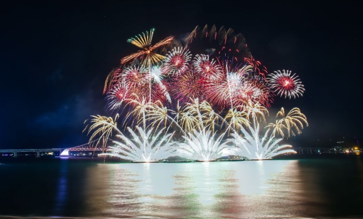 2024 부산 불꽃축제 시간 명당 주차 정보 유료좌석 잔여 티켓 예매 행사 일정 교통 통제