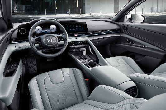 아반떼하이브리드 내부 디자인