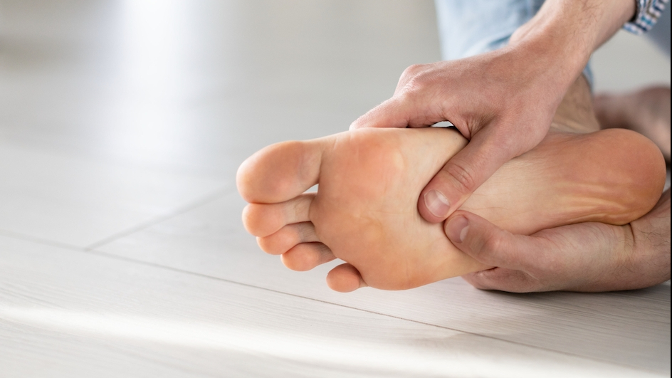 발바닥 통증의 주요 원인