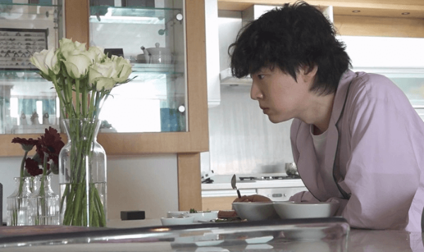 꽃꽂이 하는 안재현