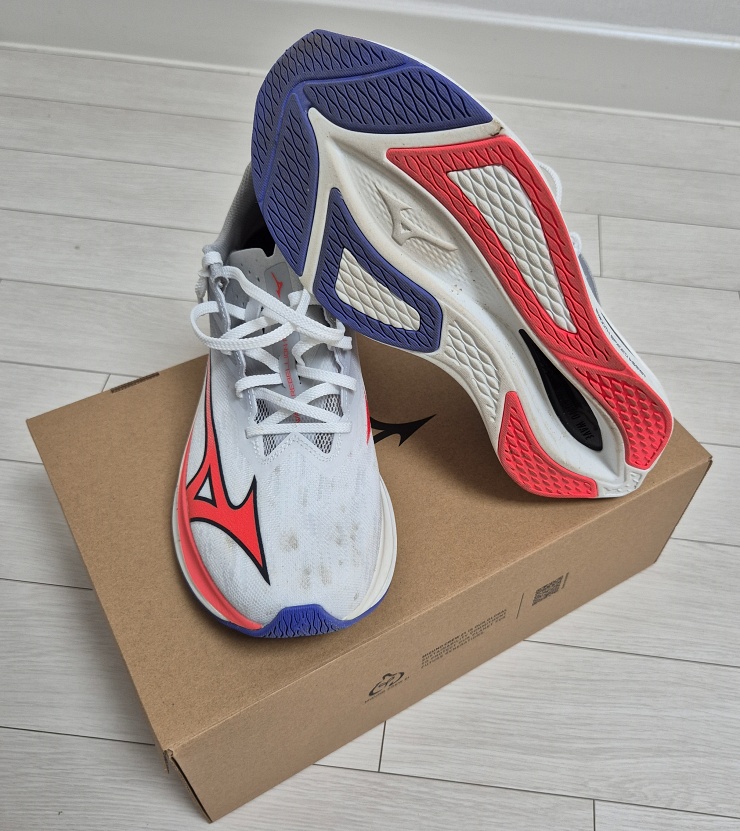 미즈노 웨이브 레벨리온 플래쉬3 스피드 러닝화