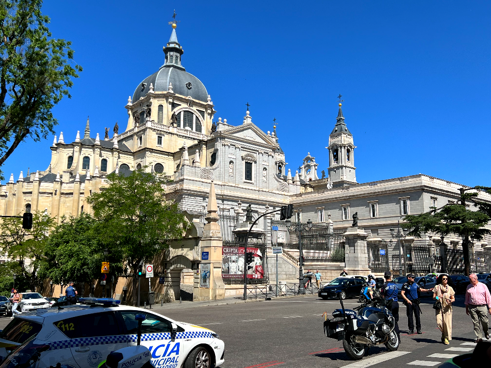 알무데나 대성당 전경