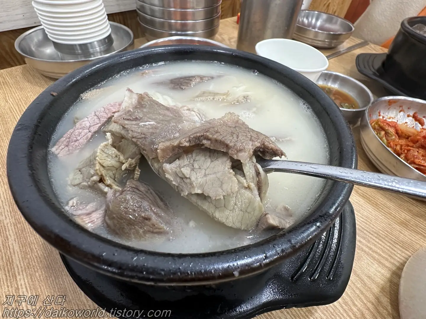 이문설렁탕-특설렁탕-고기-듬뿍