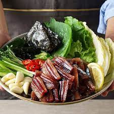 깻잎, 미역, 과메기. 레몬, 마늘