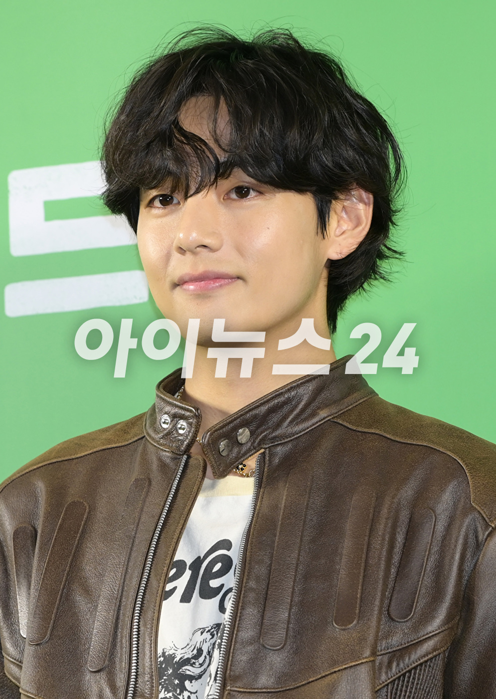 그룹 방탄소년단(BTS) 뷔(김태형)가 24일 오후 서울 강남구 삼성동 메가박스 코엑스에서 열린 영화 &#39;드림&#39;(감독 이병헌) VIP 시사회에 참석하고 있다. [사진=정소희 기자]